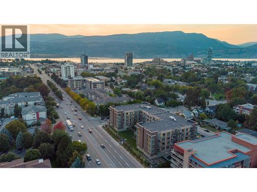Walk to downtown - 925 Leon Avenue Unit# 430, Kelowna, BC - Outdoor With View