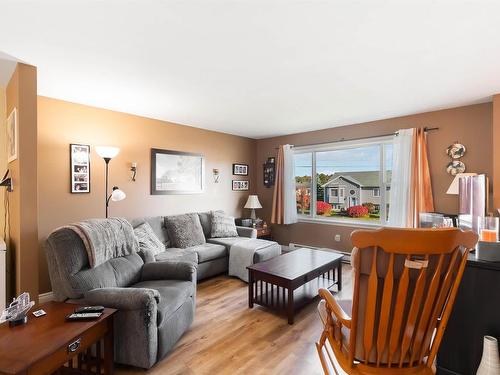 45 Grove Avenue, Beaver Bank, NS 