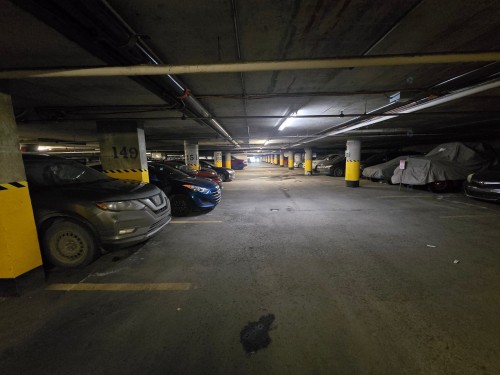 Stationnement - 402-35 Rue De Port-Royal E., Montréal (Ahuntsic-Cartierville), QC - Indoor Photo Showing Garage