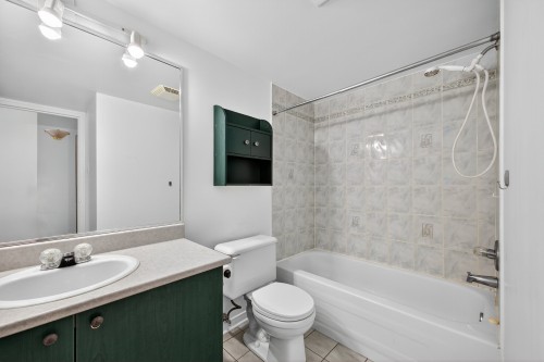 Bathroom - 503-2075 Rue Caroline-Béique, Montréal (Ahuntsic-Cartierville), QC - Indoor Photo Showing Bathroom