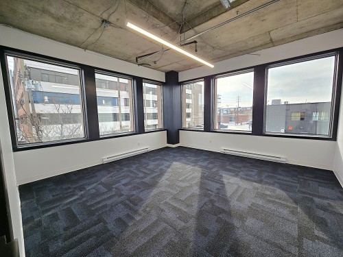 Office - 100-35 Rue De Port-Royal E., Montréal (Ahuntsic-Cartierville), QC - Indoor Photo Showing Other Room