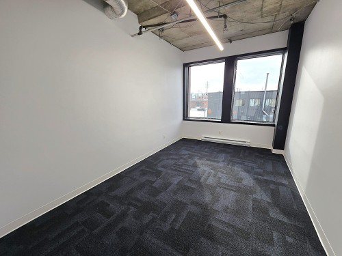 Office - 100-35 Rue De Port-Royal E., Montréal (Ahuntsic-Cartierville), QC - Indoor Photo Showing Other Room