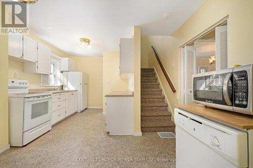 1318 Brookline Avenue, Ottawa, ON - Indoor Photo Showing Kitchen