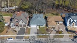 28 BRAYWIN DRIVE N  Toronto, ON M9P 2P1