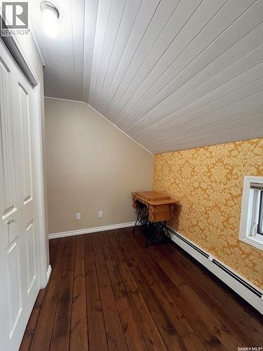 360 4Th Avenue W, Shaunavon, SK - Indoor Photo Showing Other Room