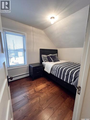 360 4Th Avenue W, Shaunavon, SK - Indoor Photo Showing Bedroom