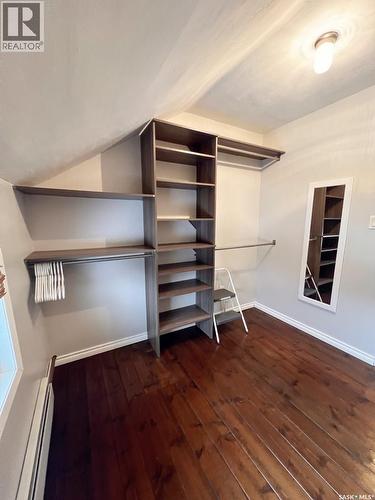 360 4Th Avenue W, Shaunavon, SK - Indoor