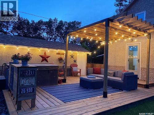 360 4Th Avenue W, Shaunavon, SK - Outdoor With Deck Patio Veranda With Exterior