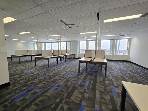 Office - 404-35 Rue De Port-Royal E., Montréal (Ahuntsic-Cartierville), QC - Indoor Photo Showing Other Room