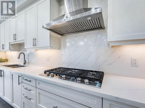 22 Rolling Rock Way, Brampton, ON - Indoor Photo Showing Kitchen With Double Sink With Upgraded Kitchen