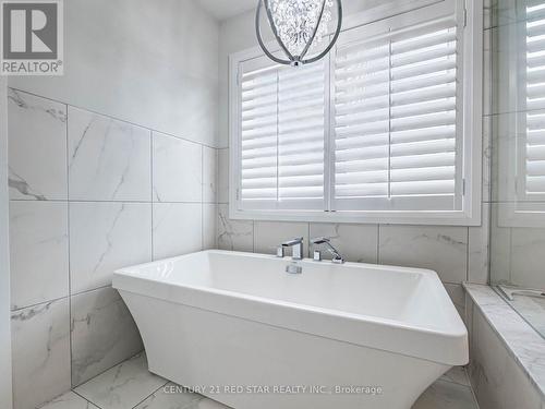 22 Rolling Rock Way, Brampton, ON - Indoor Photo Showing Bathroom