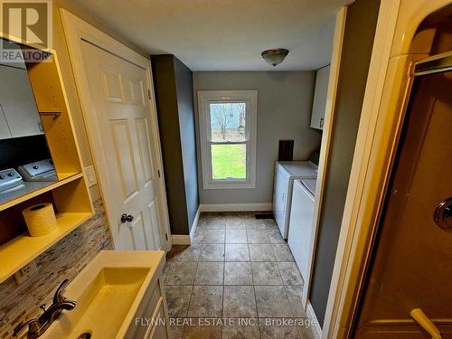 24 Empire Street, Welland, ON - Indoor Photo Showing Other Room