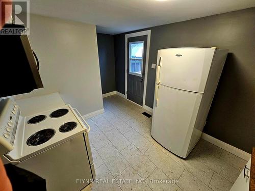 24 Empire Street, Welland, ON - Indoor