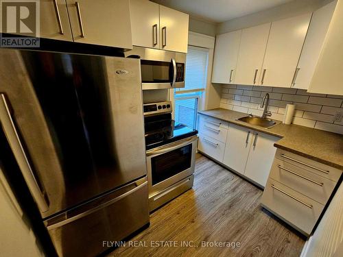 24 Empire Street, Welland, ON - Indoor Photo Showing Kitchen