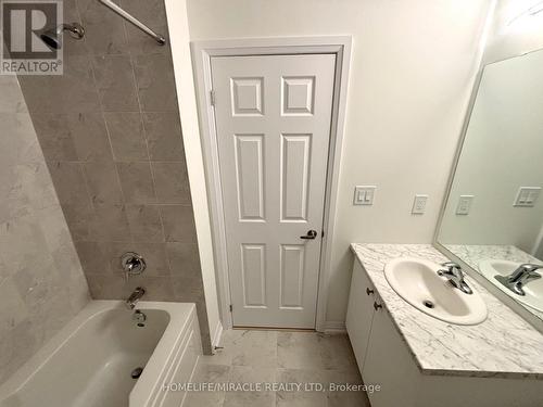 93 Marche Drive, Haldimand, ON - Indoor Photo Showing Bathroom