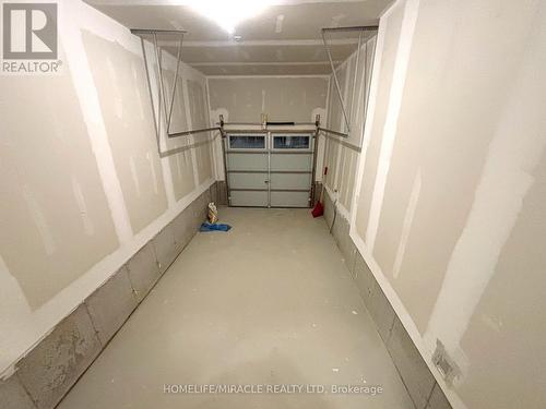 93 Marche Drive, Haldimand, ON - Indoor Photo Showing Garage