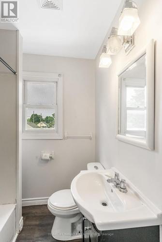 237 St. Julien Street, London East, ON - Indoor Photo Showing Bathroom