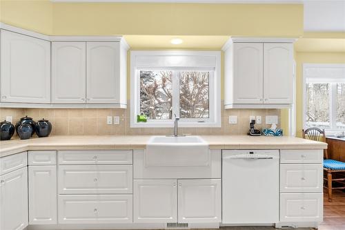 940 Ben Keer Drive, Kimberley, BC - Indoor Photo Showing Kitchen