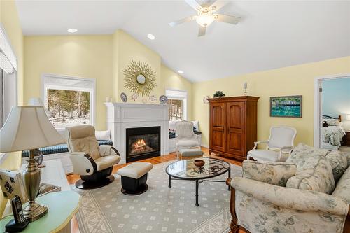 940 Ben Keer Drive, Kimberley, BC - Indoor Photo Showing Living Room With Fireplace