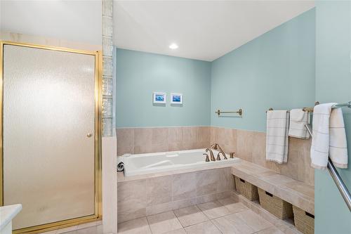 940 Ben Keer Drive, Kimberley, BC - Indoor Photo Showing Bathroom