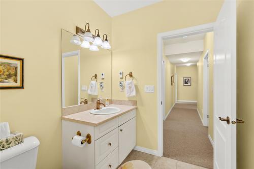 940 Ben Keer Drive, Kimberley, BC - Indoor Photo Showing Bathroom