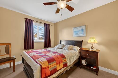 109-456 Mcphee Street, Kelowna, BC - Indoor Photo Showing Bedroom