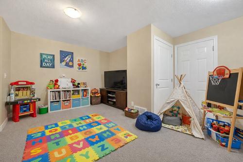 109-456 Mcphee Street, Kelowna, BC - Indoor Photo Showing Laundry Room
