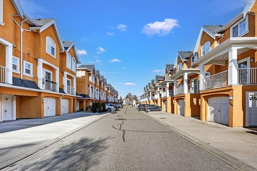 109-456 Mcphee Street, Kelowna, BC - Outdoor