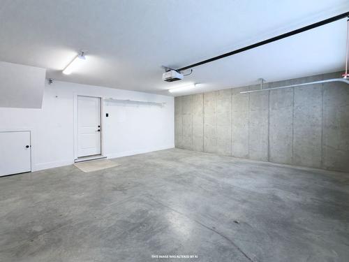 28-12075 Oceola Road, Lake Country, BC - Indoor Photo Showing Garage