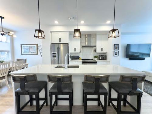 28-12075 Oceola Road, Lake Country, BC - Indoor Photo Showing Kitchen With Stainless Steel Kitchen With Double Sink With Upgraded Kitchen