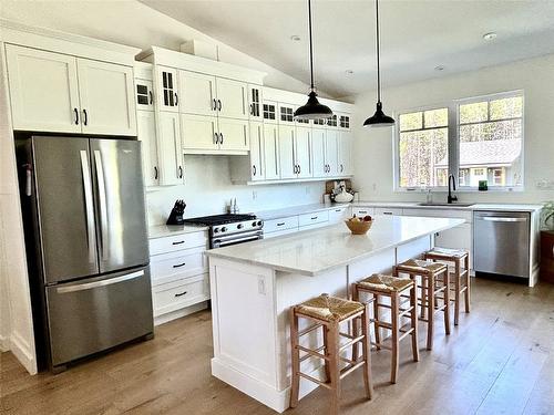 518 Forest Crowne Drive, Kimberley, BC - Indoor Photo Showing Dining Room