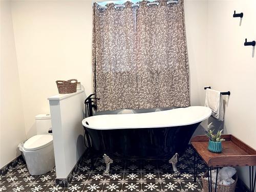 518 Forest Crowne Drive, Kimberley, BC - Indoor Photo Showing Bathroom