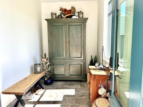 518 Forest Crowne Drive, Kimberley, BC - Indoor Photo Showing Living Room With Fireplace