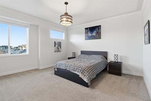 1332 Kinross Place, Kamloops, BC - Indoor Photo Showing Bedroom