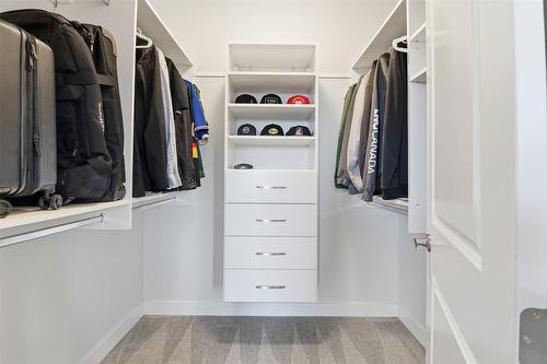 1332 Kinross Place, Kamloops, BC - Indoor With Storage