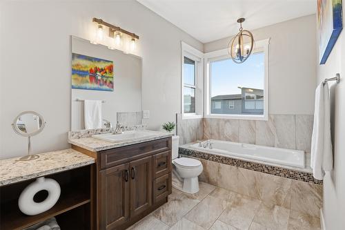 1332 Kinross Place, Kamloops, BC - Indoor Photo Showing Bathroom
