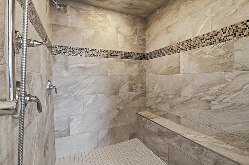 1332 Kinross Place, Kamloops, BC - Indoor Photo Showing Bathroom