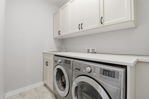 1332 Kinross Place, Kamloops, BC - Indoor Photo Showing Laundry Room