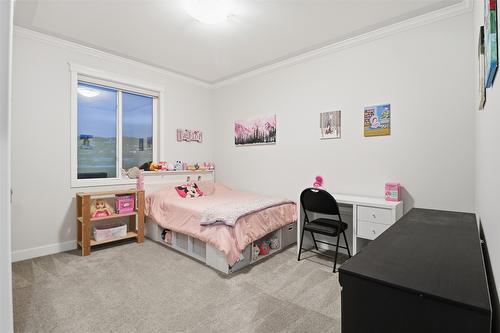 1332 Kinross Place, Kamloops, BC - Indoor Photo Showing Bedroom
