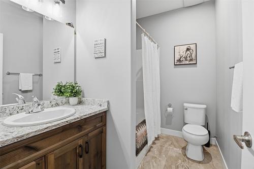 1332 Kinross Place, Kamloops, BC - Indoor Photo Showing Bathroom