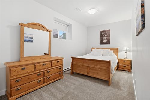 1332 Kinross Place, Kamloops, BC - Indoor Photo Showing Bedroom