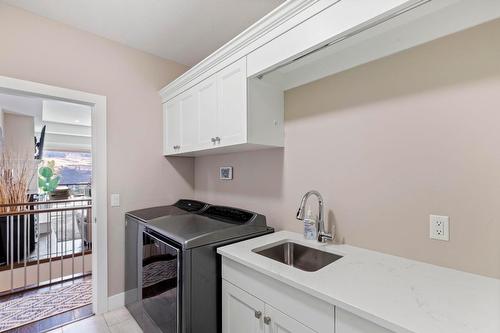 11582 Middleton Road, Lake Country, BC - Indoor Photo Showing Laundry Room