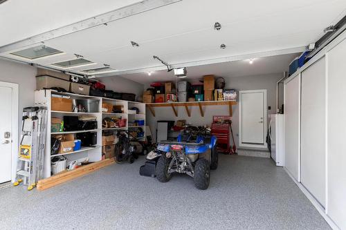 11582 Middleton Road, Lake Country, BC - Indoor Photo Showing Garage
