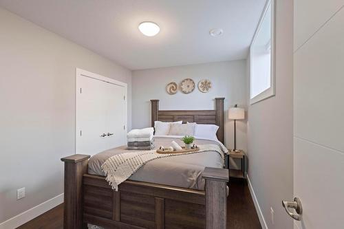 11582 Middleton Road, Lake Country, BC - Indoor Photo Showing Bedroom