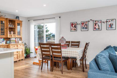 6554 Orchard Hill Road, Vernon, BC - Indoor Photo Showing Dining Room