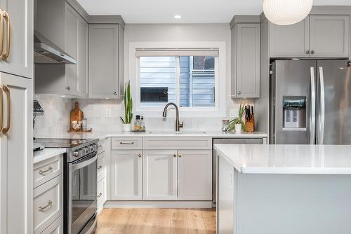 6554 Orchard Hill Road, Vernon, BC - Indoor Photo Showing Kitchen With Upgraded Kitchen