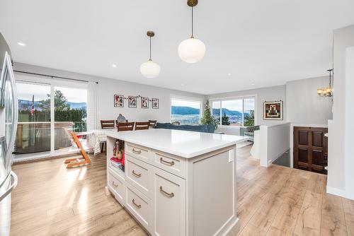 6554 Orchard Hill Road, Vernon, BC - Indoor