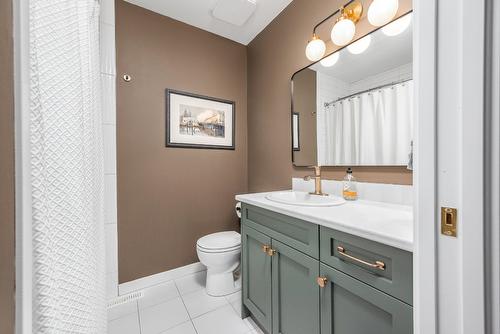 6554 Orchard Hill Road, Vernon, BC - Indoor Photo Showing Bathroom