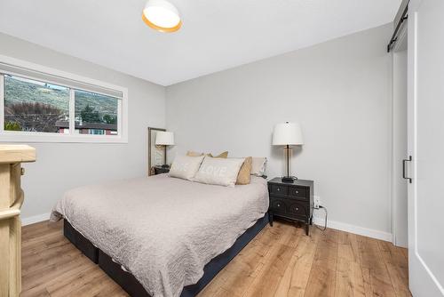 6554 Orchard Hill Road, Vernon, BC - Indoor Photo Showing Bedroom