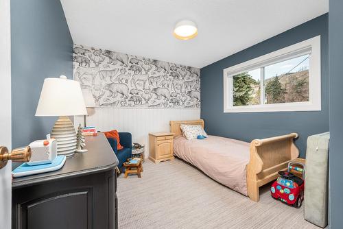 6554 Orchard Hill Road, Vernon, BC - Indoor Photo Showing Bedroom